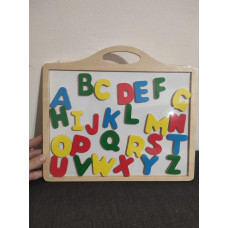 Magnetická tabulka s písmeny